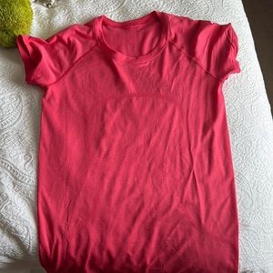 Lululemon Swiftly Short Sleeve Lipgloss